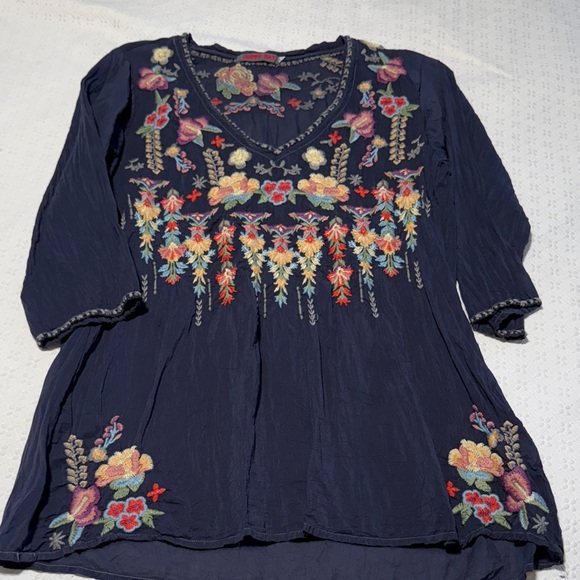 Johnny Was Tops - Johnny Was Embroidered Tunic xs silky